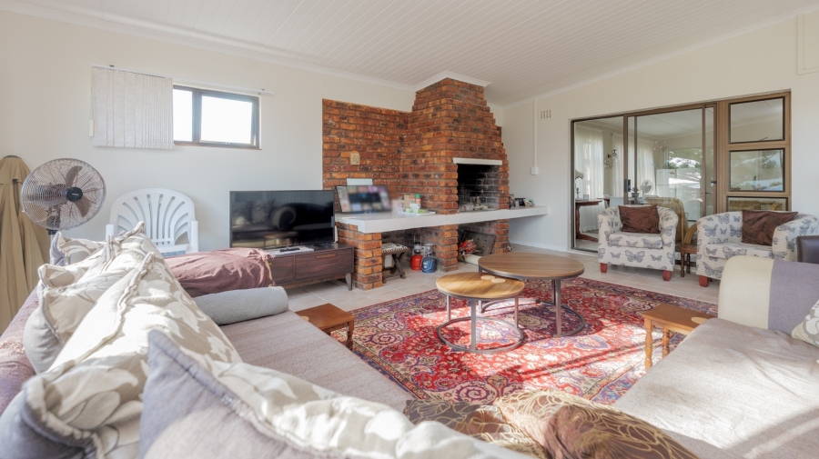 4 Bedroom Property for Sale in Struisbaai Western Cape